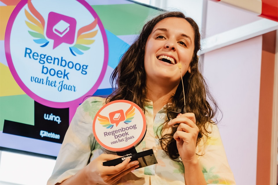 Kleine gelukjes is uitgeroepen tot het Regenboogboek van het Jaar 2025